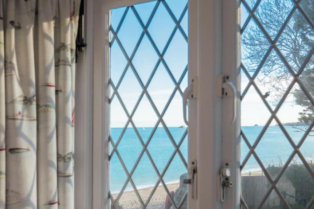 The Old Boat House, Seaview - Seafront Three Bedroom Cottage With Separate Two Bedroom Annexe Экстерьер фото